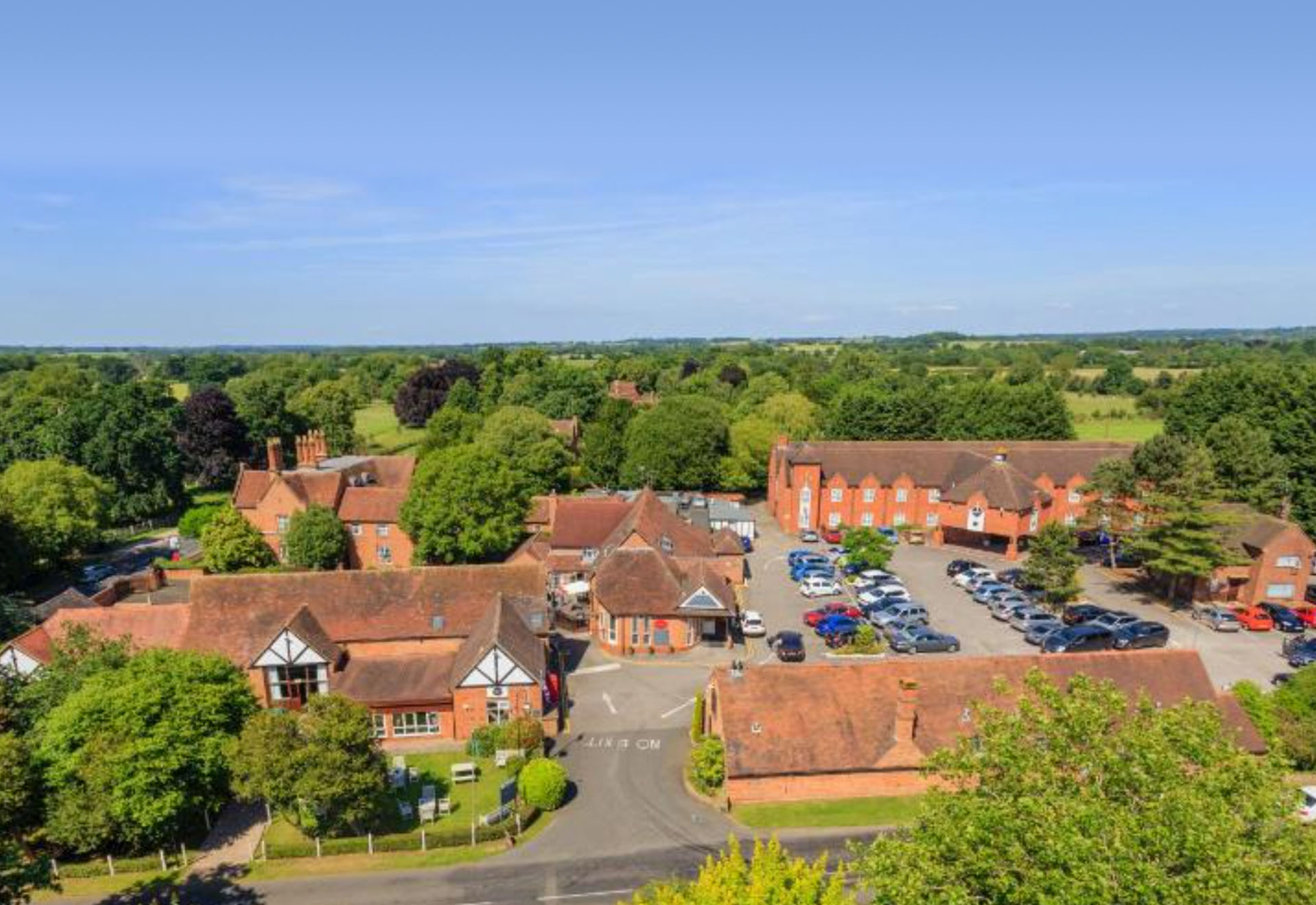 The Charlecote Pheasant Hotel