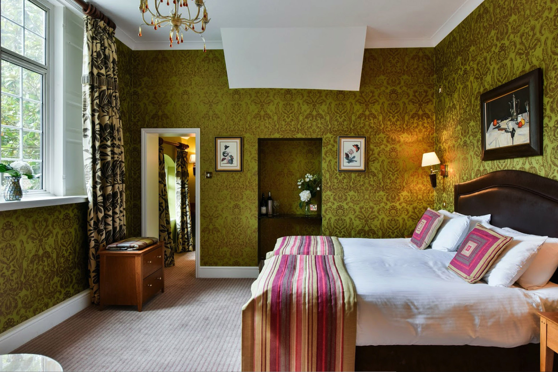 The Charlecote Pheasant Hotel room 2