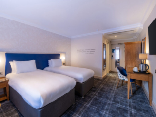 Classic Twin Room Clarion Charlecote Pheasant, Stratford-upon-Avon